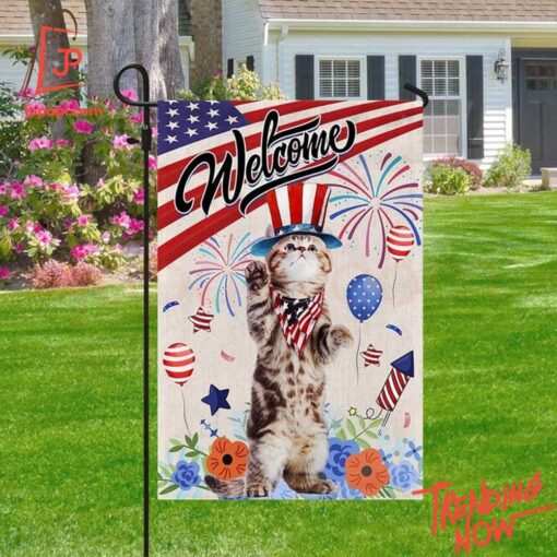 Patriotic 4th of July outfit with American flag print – 1 Cat 4th Of July Welcome Flag