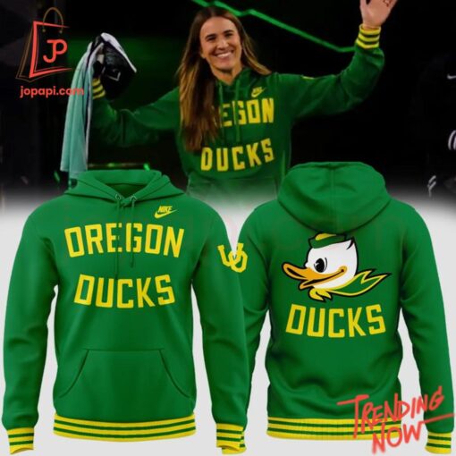 Stylish and comfortable printed clothing – Oregon Ducks Women Basketball Hoodie