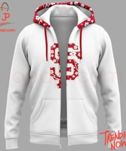 Make every step count with 2 San Francisco Giants Japanese Heritage Hoodie.